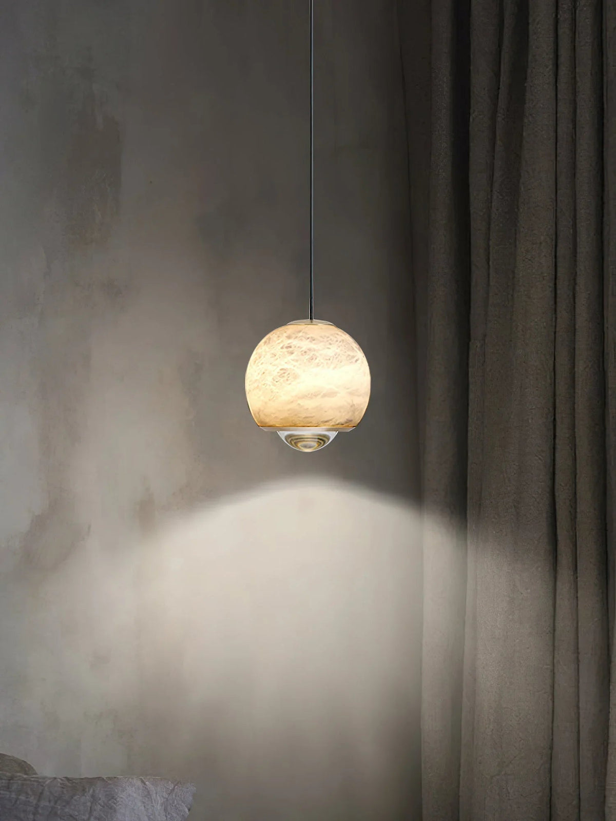 Ferox Alabaster Pendant Light – Alabaster detail 24