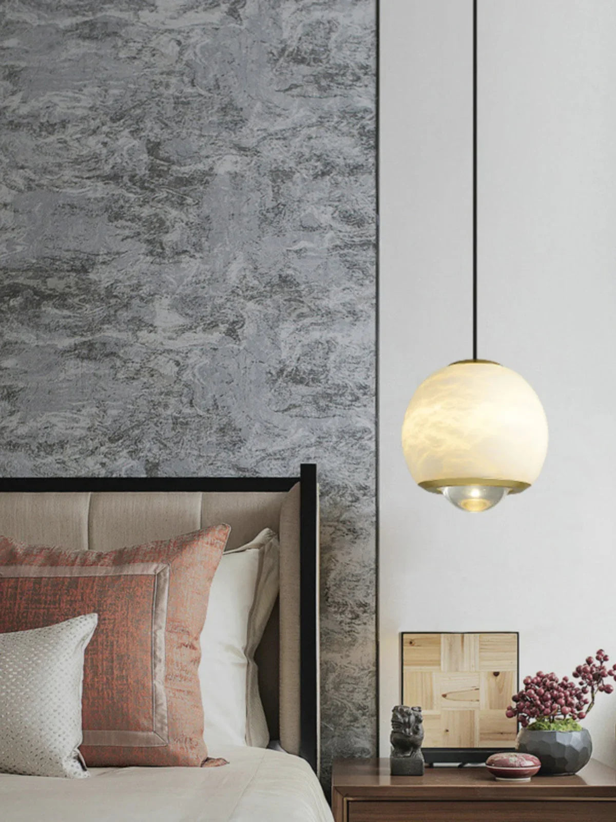 Ferox Alabaster Pendant Light – Alabaster detail 13