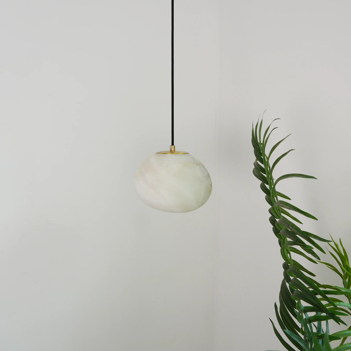 Pebble Alabaster Pendant Lamp – Alabaster detail 45