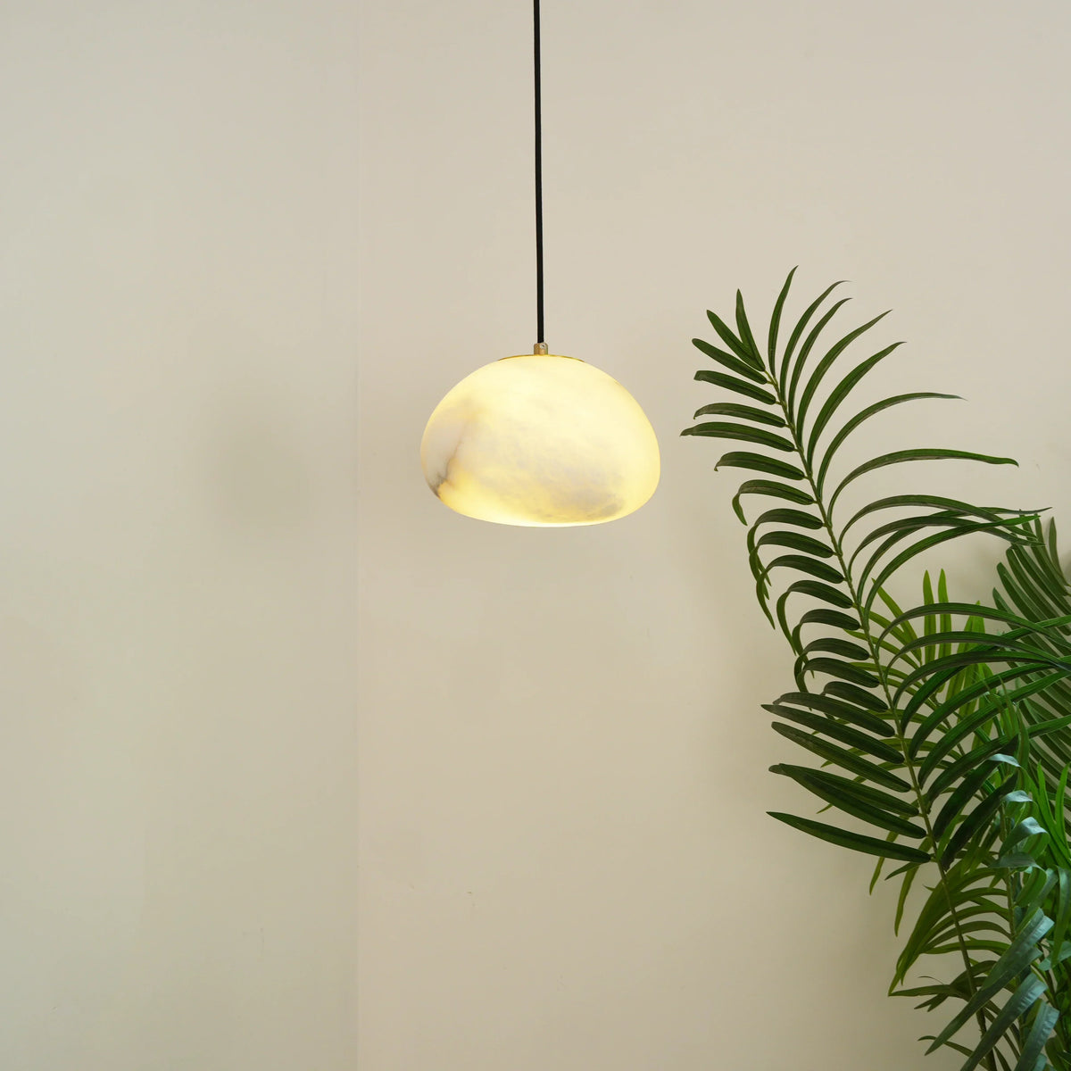 Pebble Alabaster Pendant Lamp – Alabaster detail 4