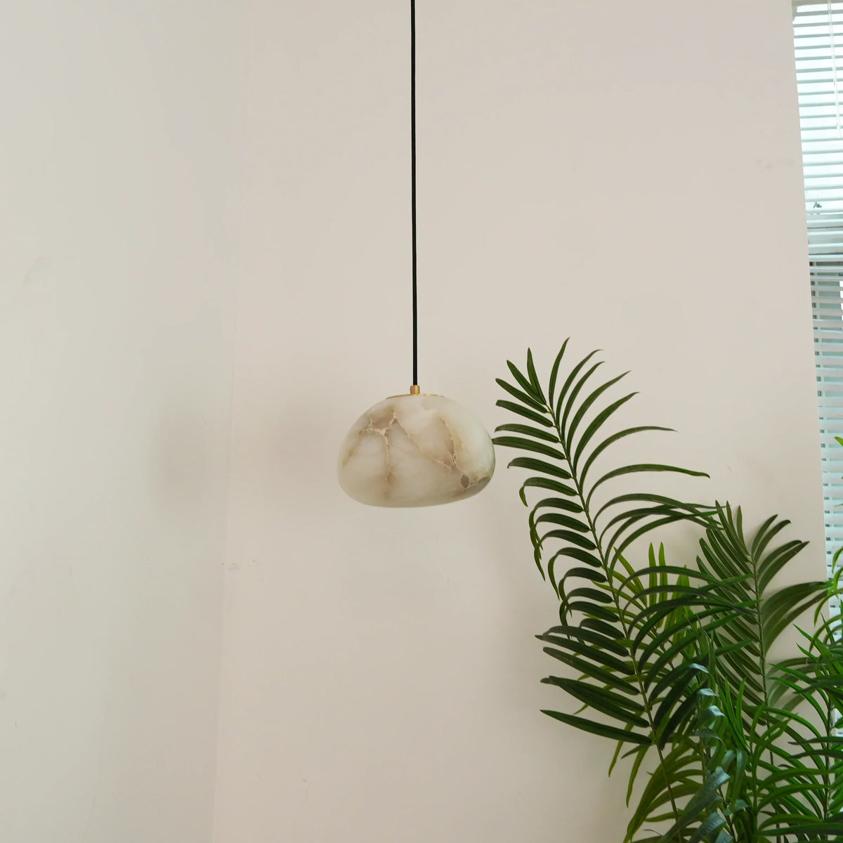 Pebble Alabaster Pendant Lamp – Alabaster detail 30