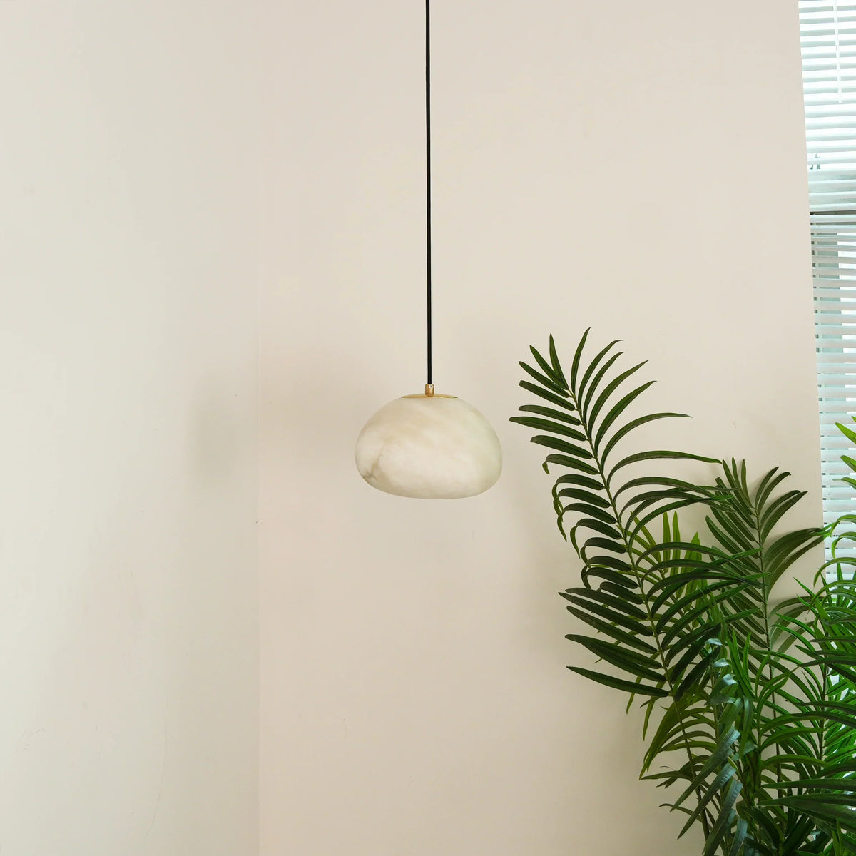 Pebble Alabaster Pendant Lamp – Alabaster detail 31