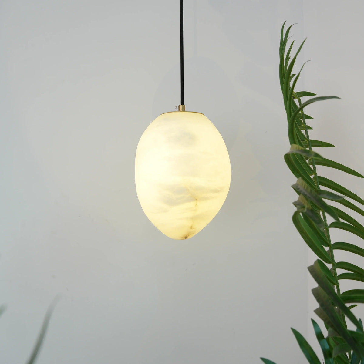 Pebble Alabaster Pendant Lamp – Alabaster detail 5