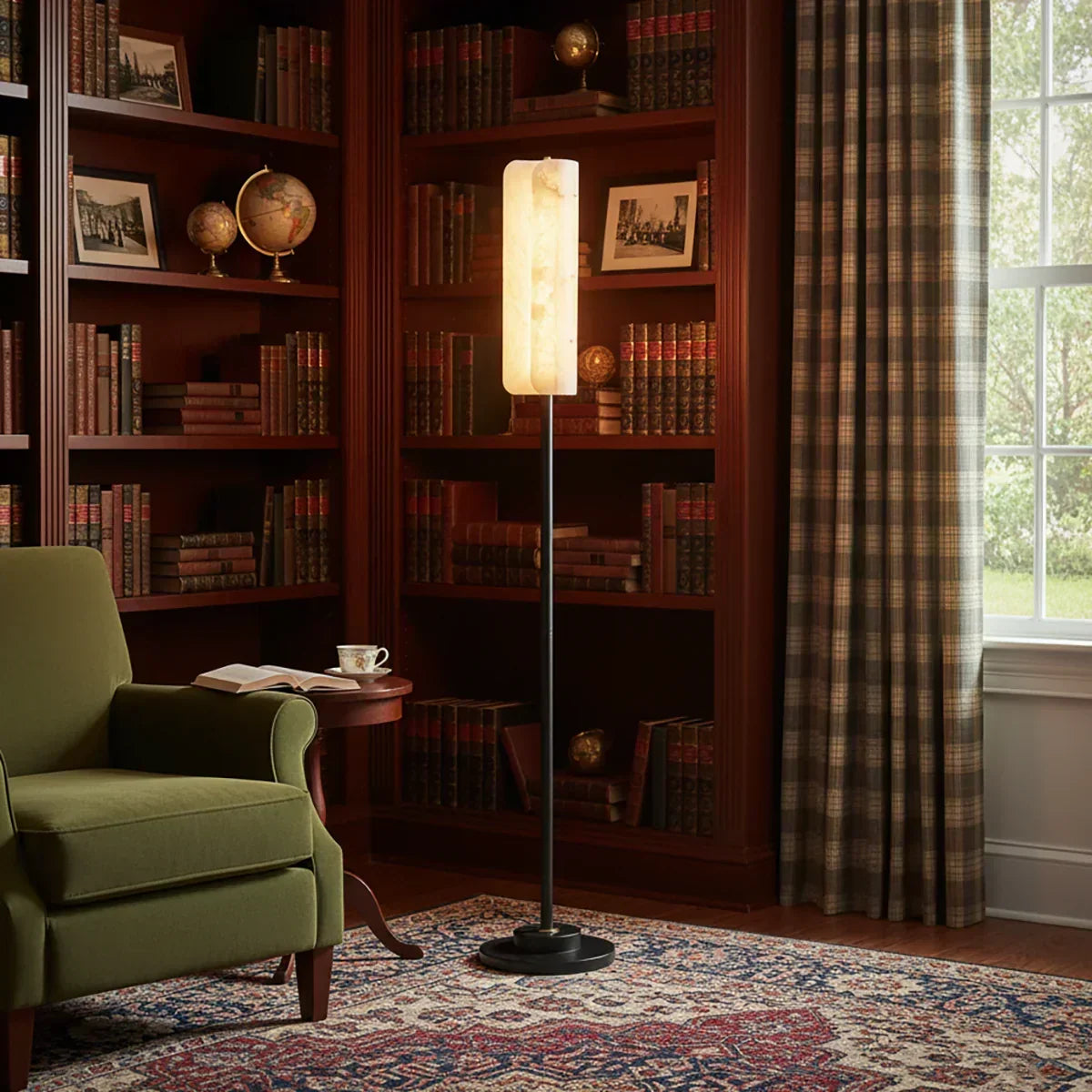Alabaster Years Brass Floor Lamp – Alabaster detail 3
