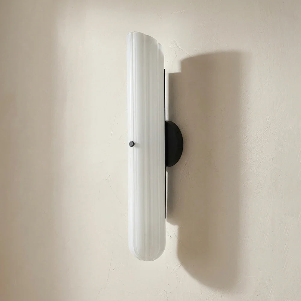 Delphine Fluted Glass Wall Sconce – Glass detail 27