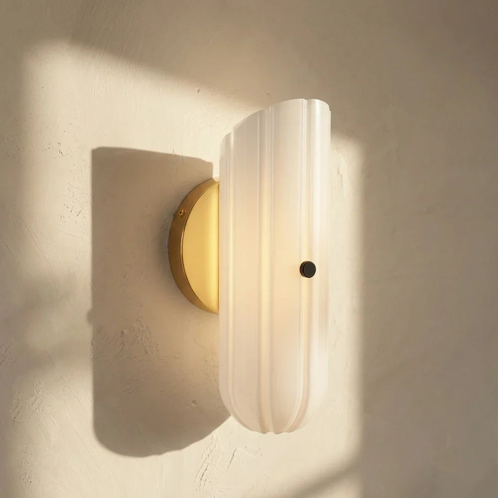 Delphine Fluted Glass Wall Sconce – Glass detail 25