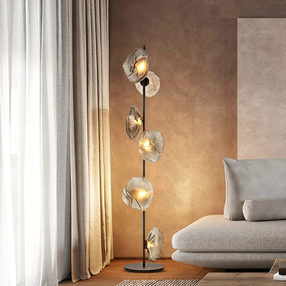 Glass Petals Floor Lamp – Glass detail 2