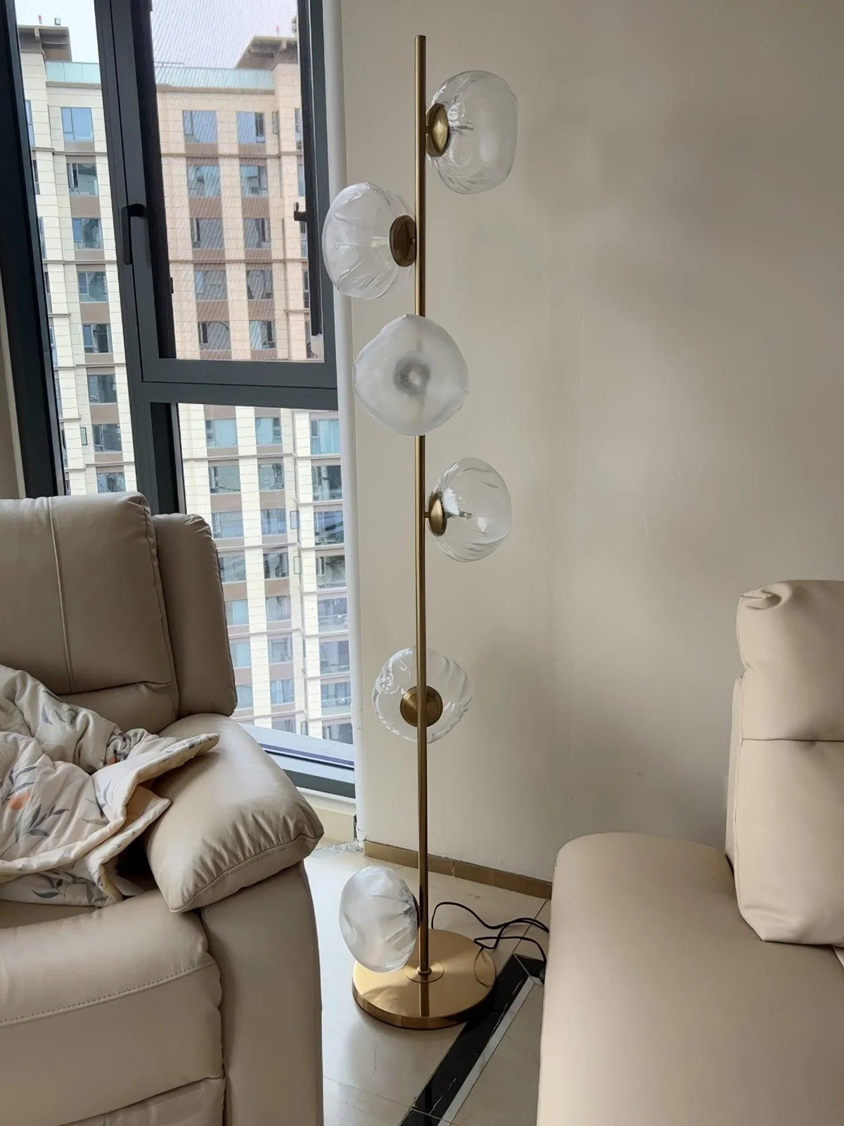 Glass Petals Floor Lamp – Glass detail 23