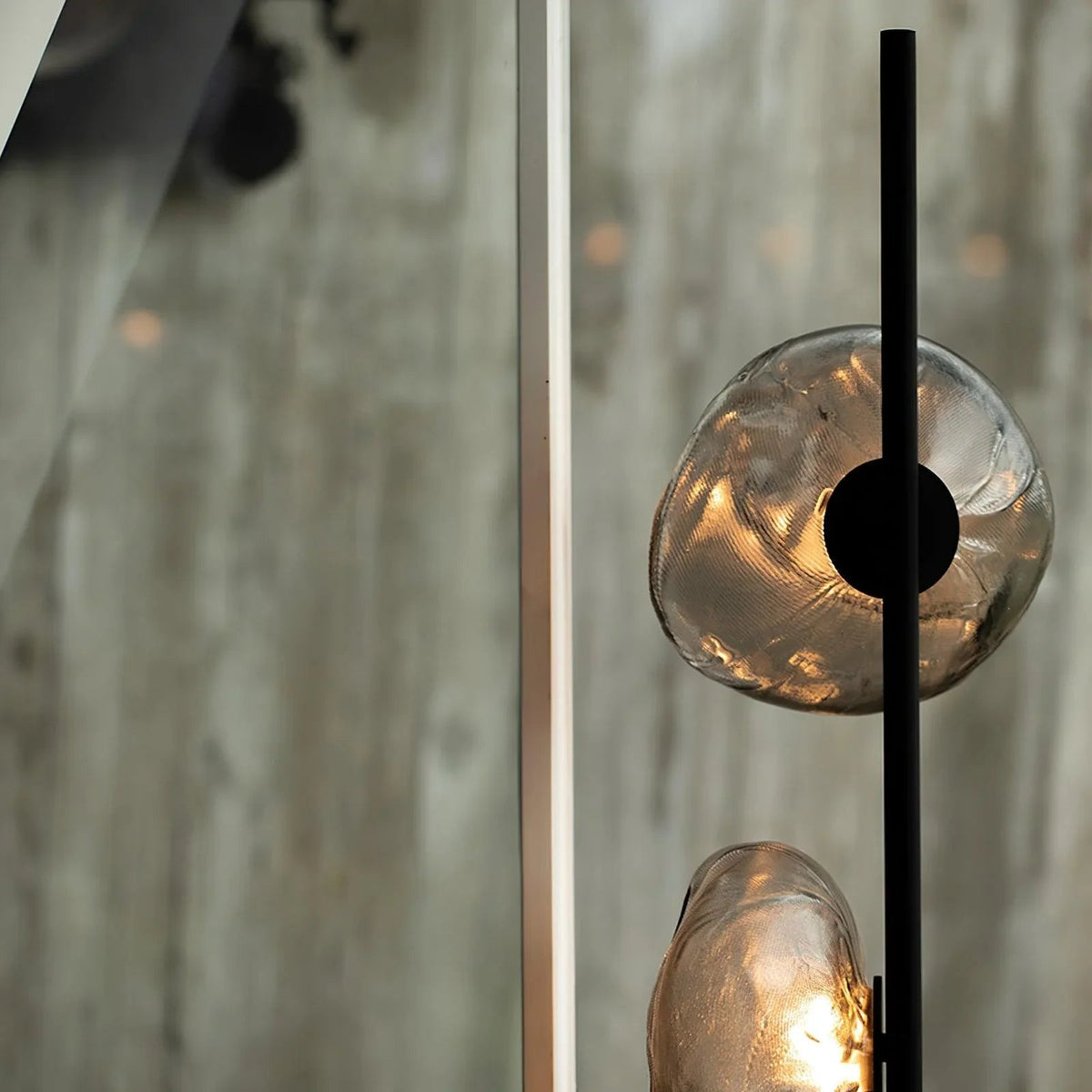 Glass Petals Floor Lamp – Glass detail 8