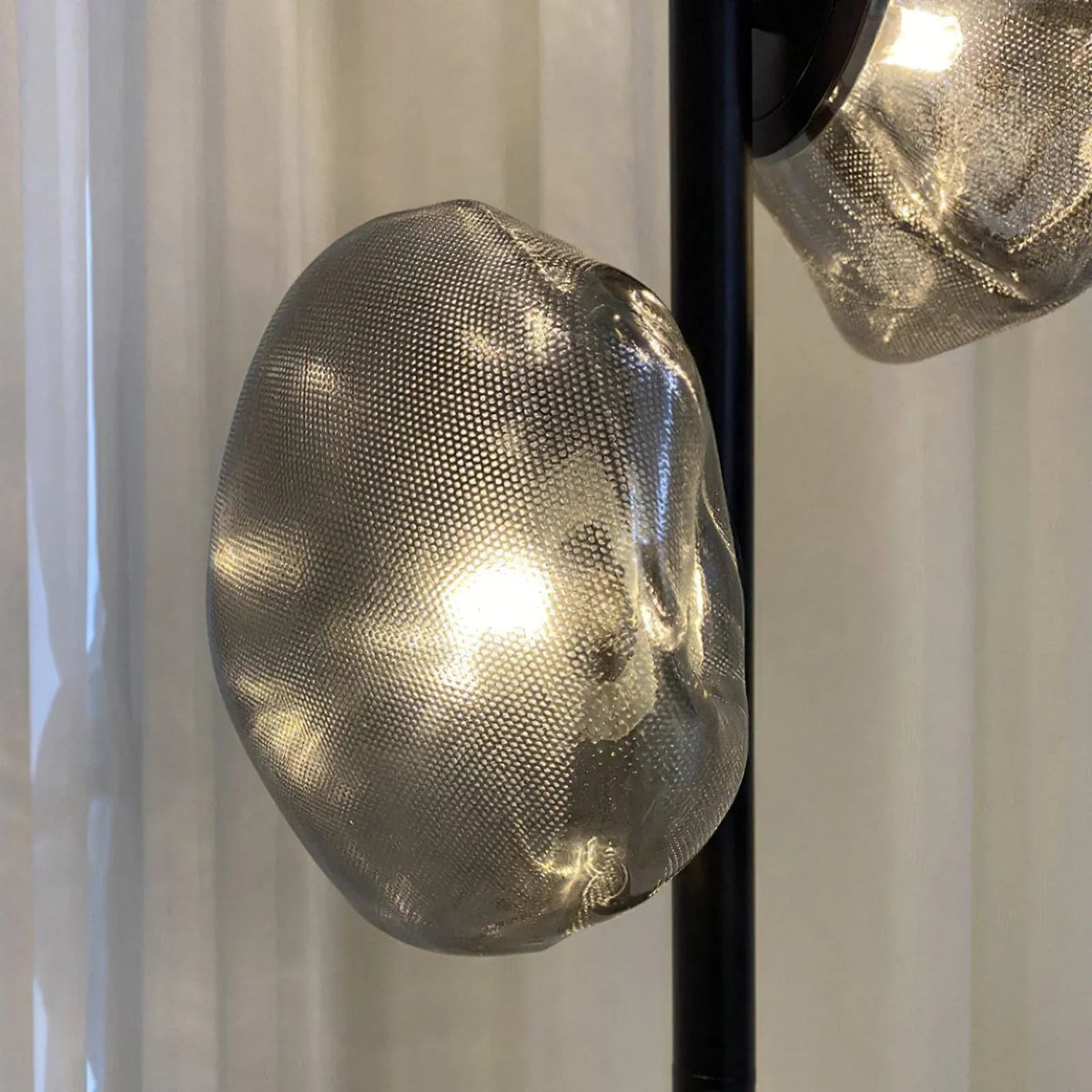 Glass Petals Floor Lamp – Glass detail 28