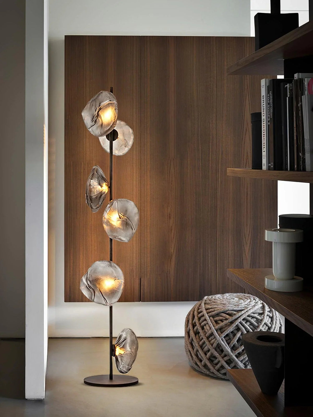 Glass Petals Floor Lamp – Glass detail 9
