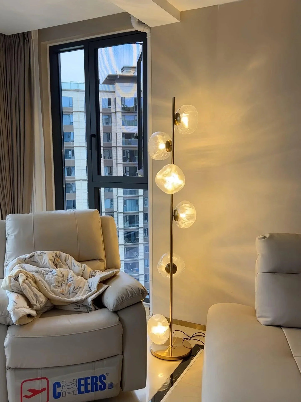 Glass Petals Floor Lamp – Glass detail 14