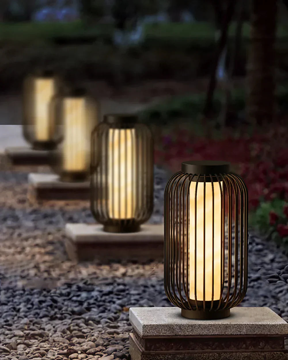 Birdcage Graydon Outdoor Alabaster Table Lamp – Alabaster detail 3