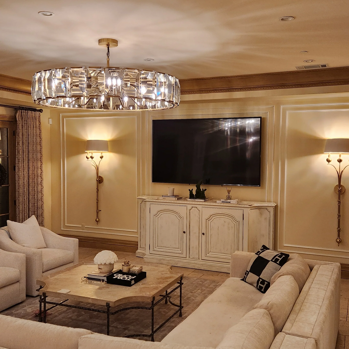 Harlow Multicurve Crystal Round Chandelier – Crystal detail 3