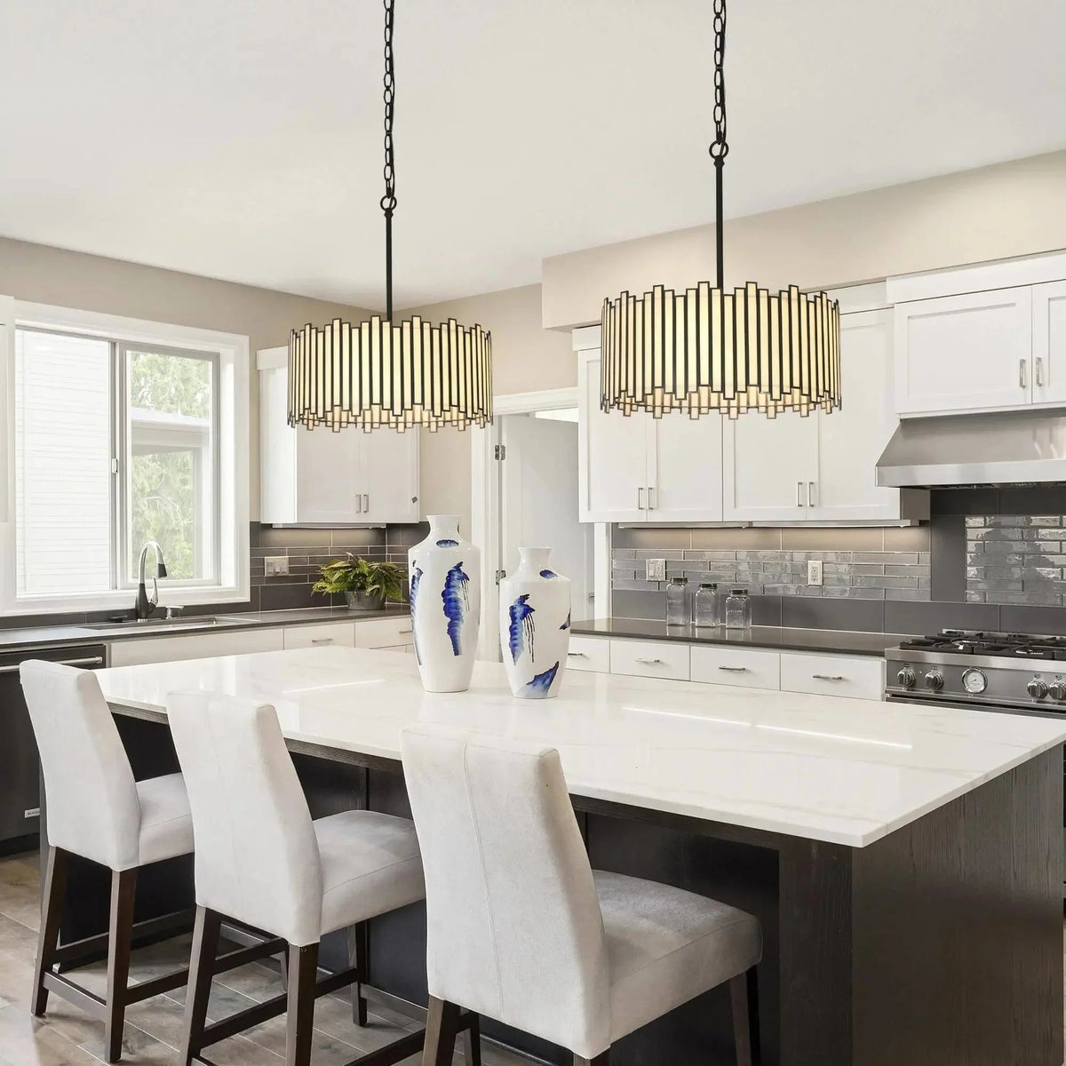 Hemaaolay Glass Chandelier – Glass detail 8