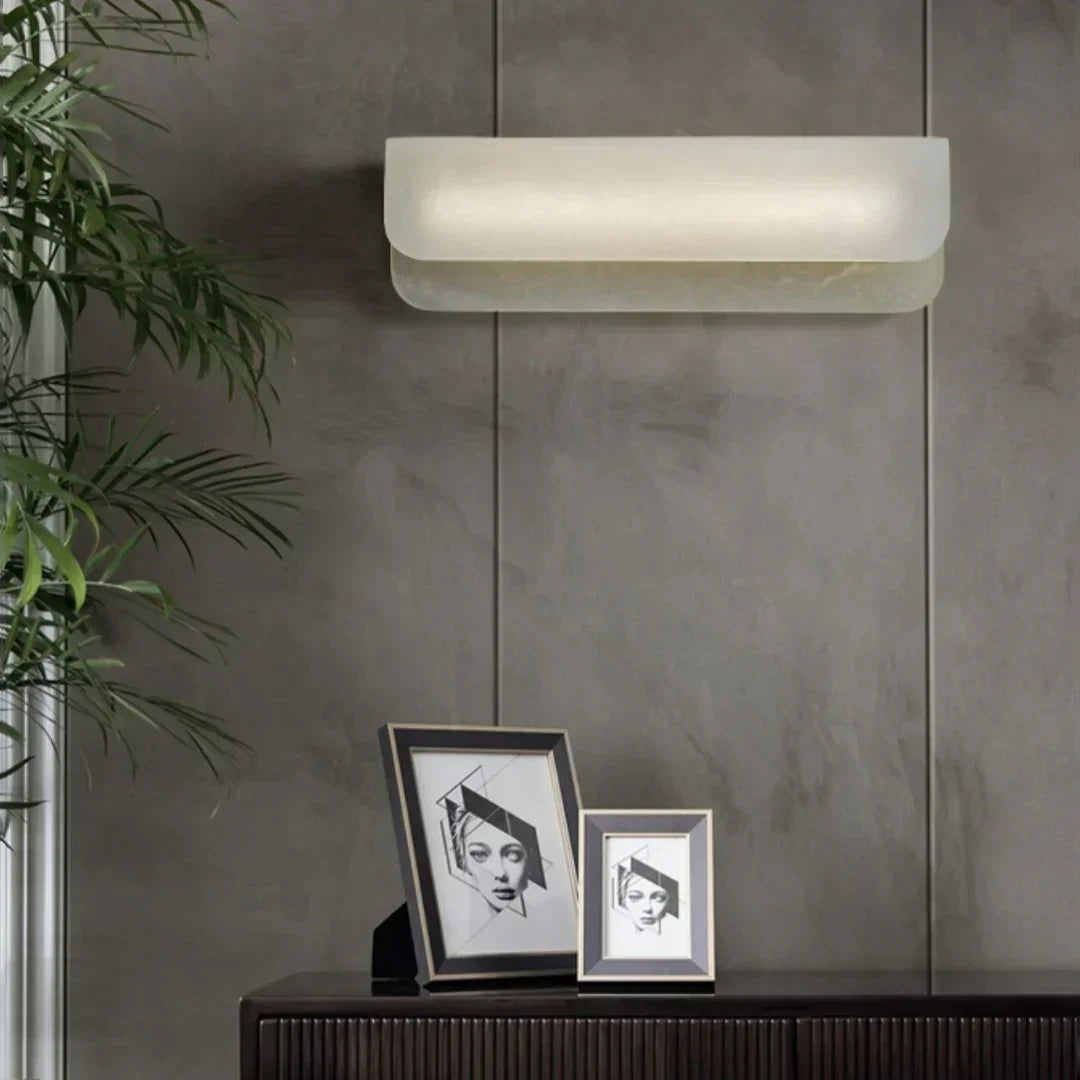 Jorge White Alabaster Wall Lamp – Alabaster detail 5