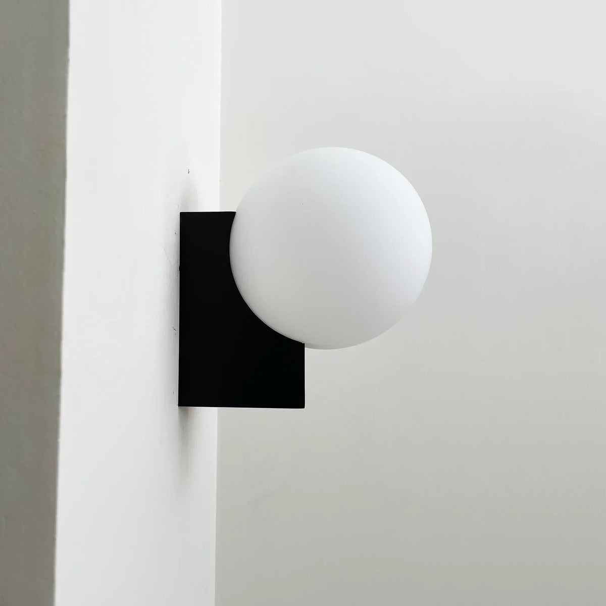 Journey SHY2 Glass Wall Lamp – Glass detail 9