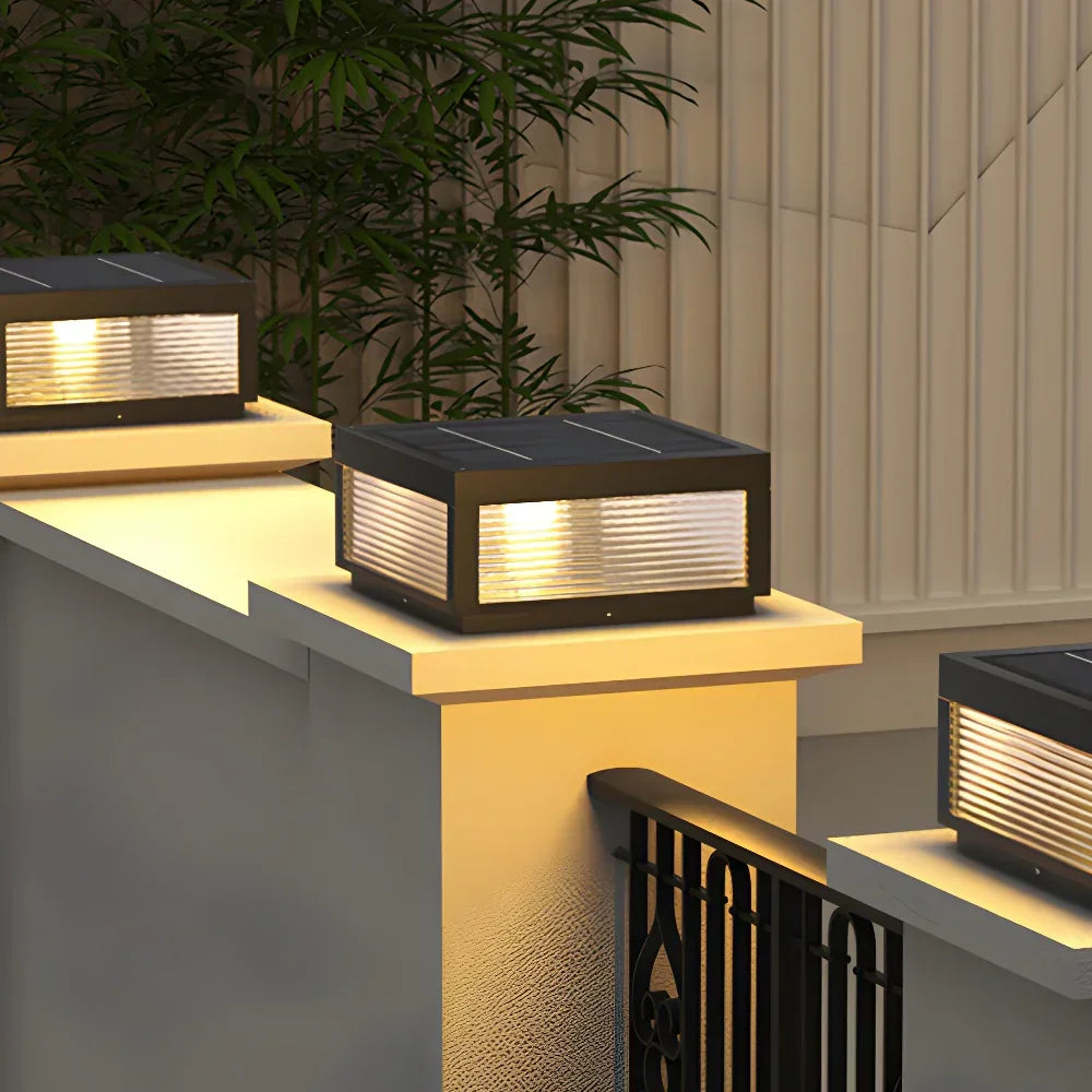Modern Birillo Glass Garden Outdoor Light – Glass detail 2