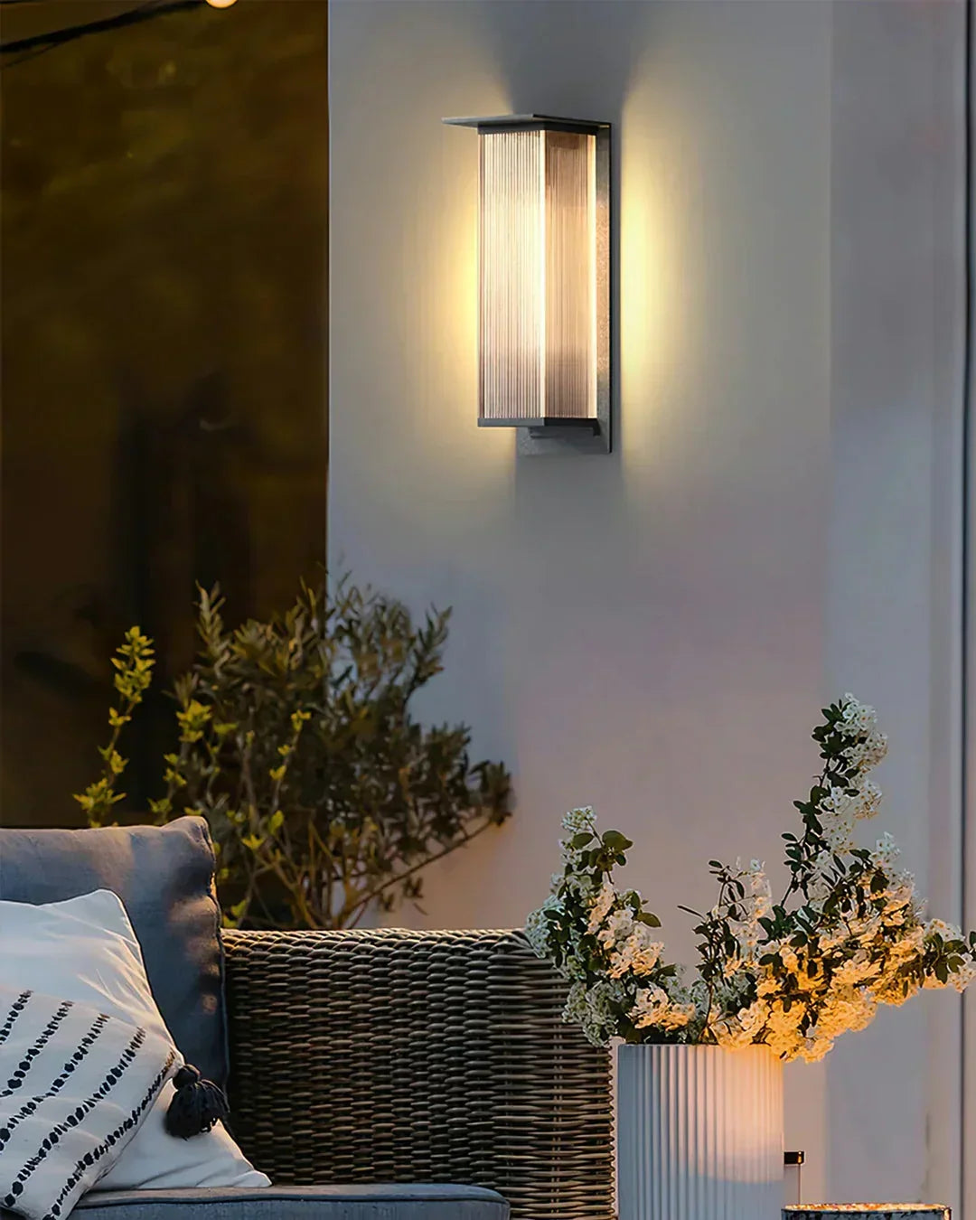 Modern Rectangle Oleron Box Outdoor Steel Wall Lamp – Steel detail 3