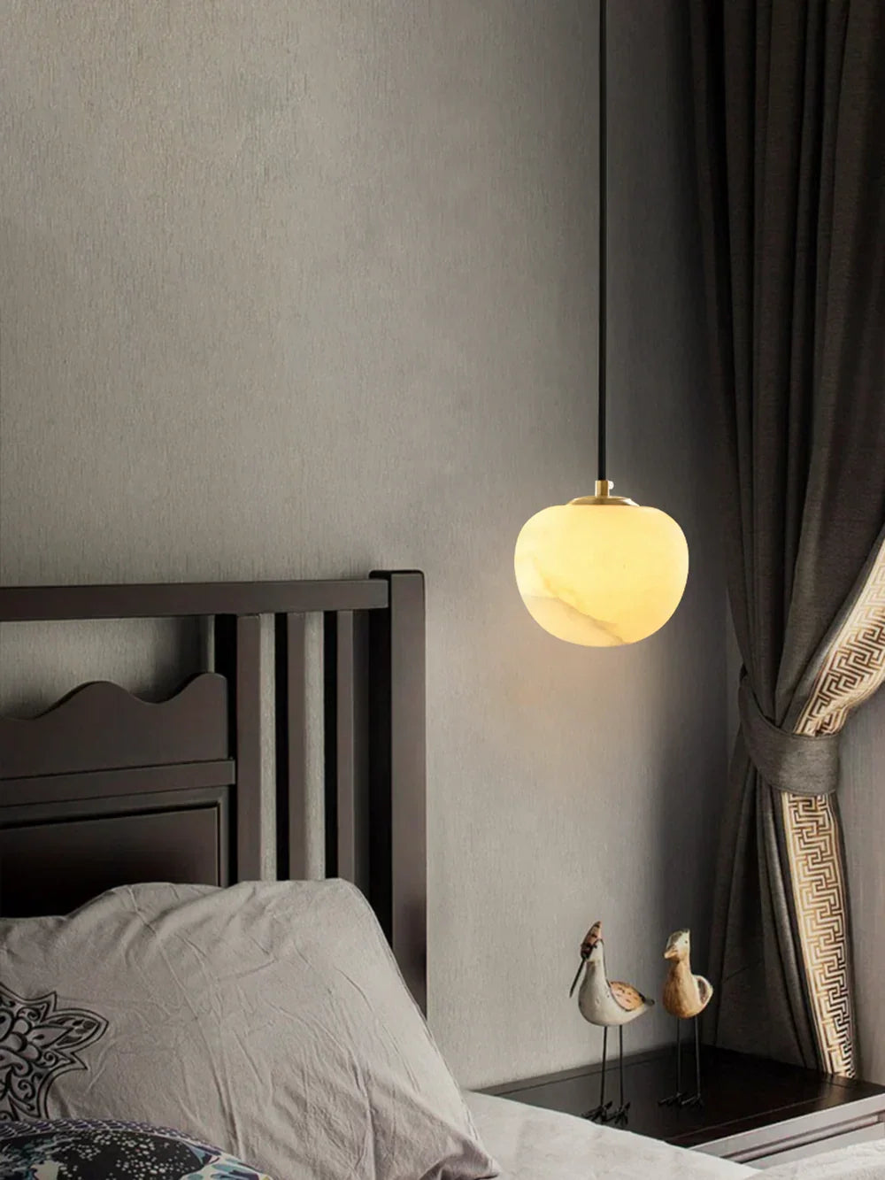 Round Alabaster Pendant Light – Alabaster detail 5