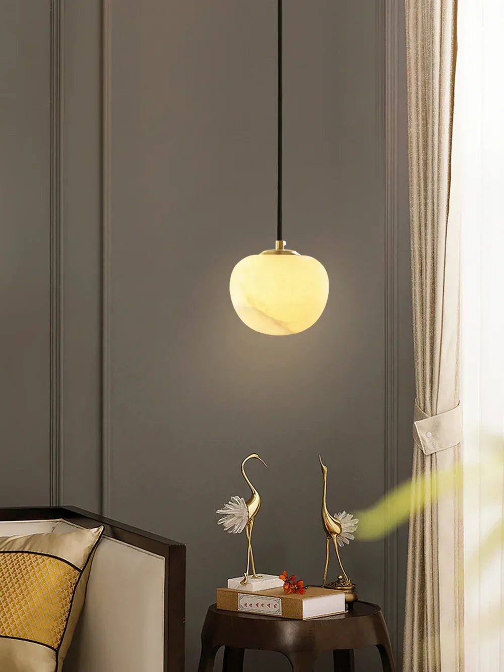Round Alabaster Pendant Light – Alabaster detail 8