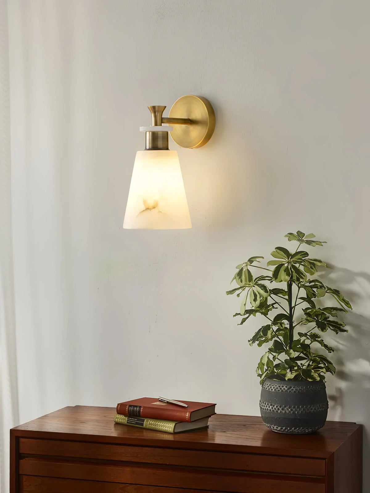 Conical Tapered Alabaster Wall Sconce – Alabaster detail 11