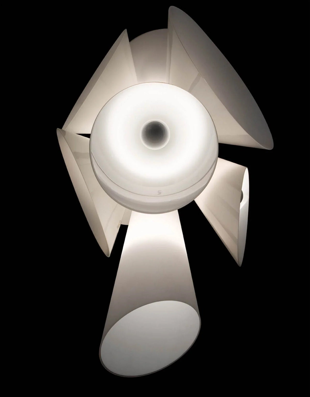 Nebula Glass Pendant Light – Glass detail 15
