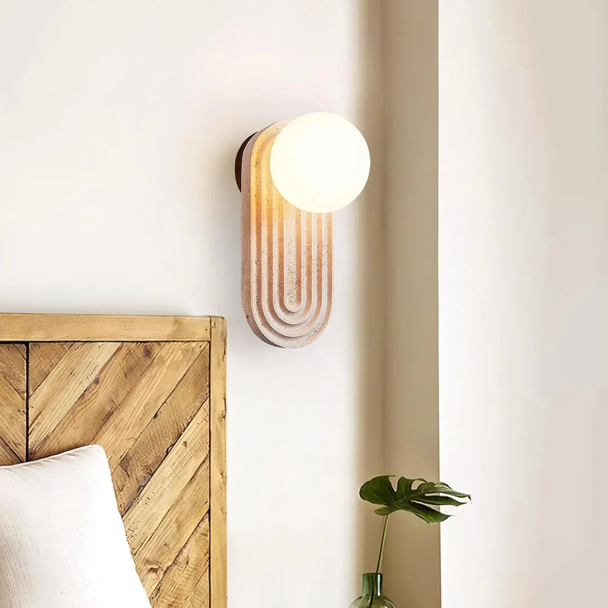 Oval Travertine Trent Wall Lamp – Travertine detail 2