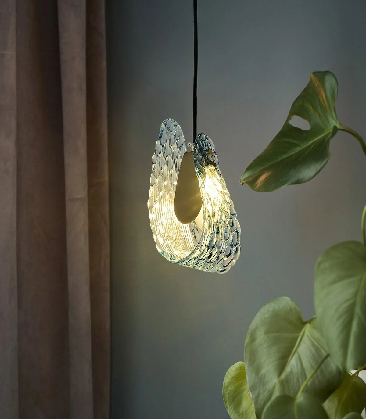 Petal Blue Glass Pendant Light – Glass detail 5