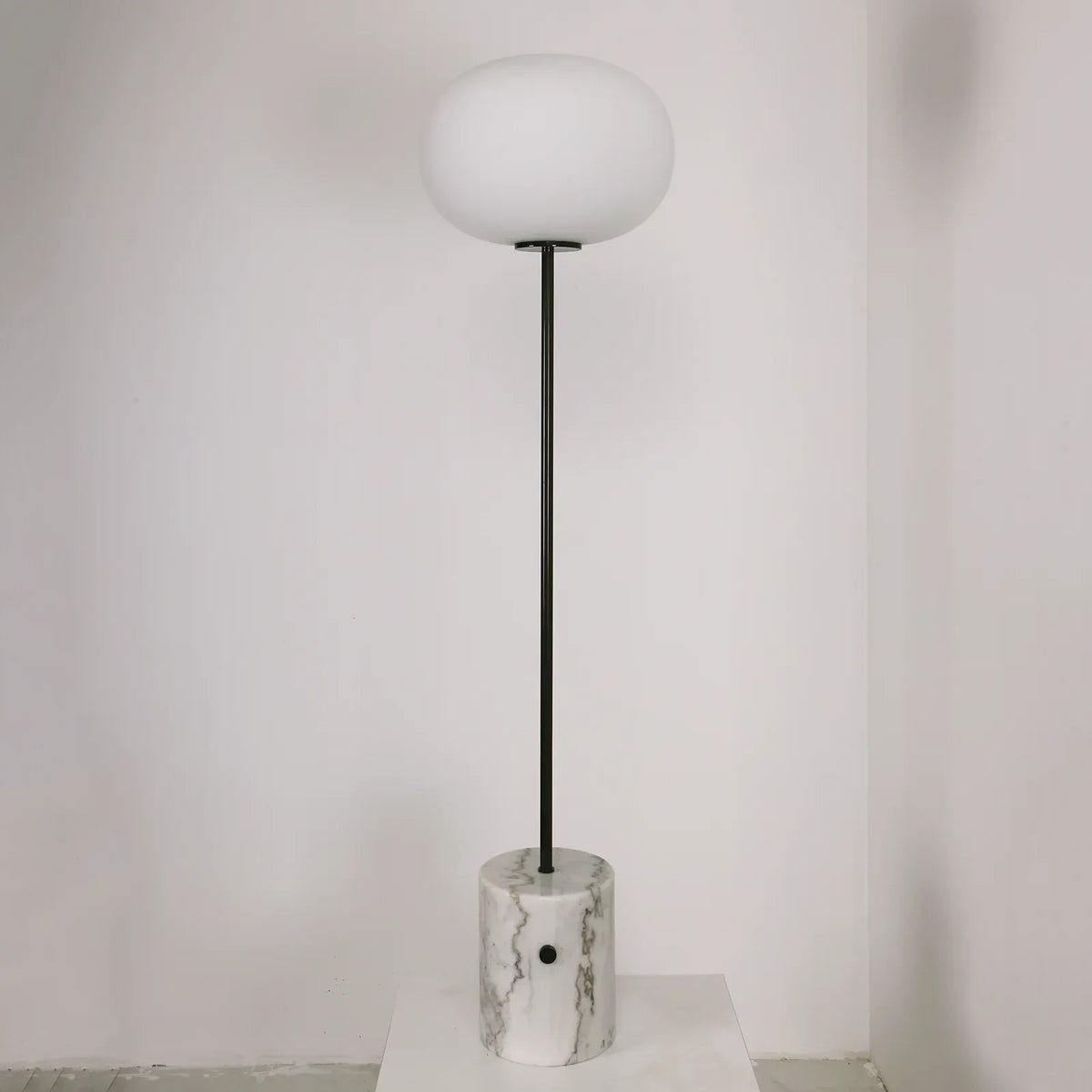 Pillar Lumina Glass Orb Travertine Floor Lamp – Travertine detail 16