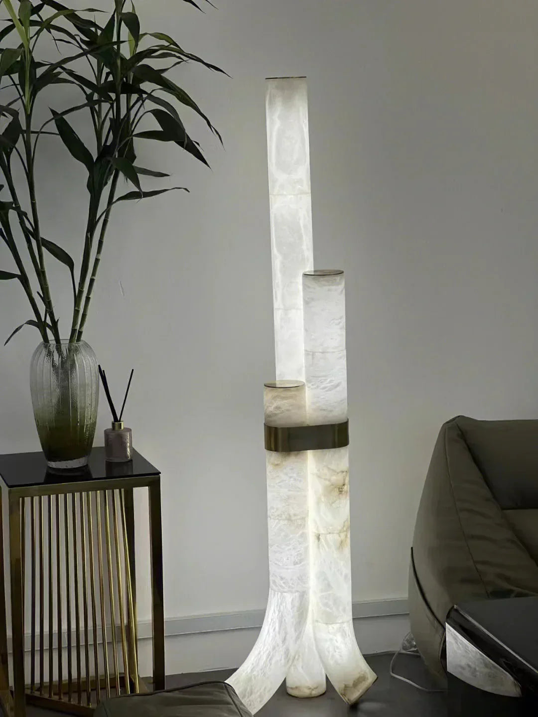 Piped Alabaster Floor Lamp – Alabaster detail 12