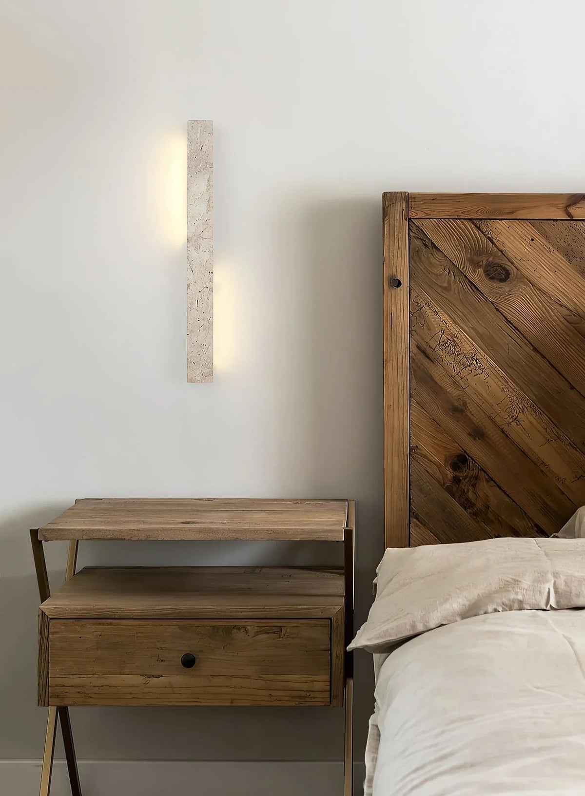 Rectangle Fini Travertine Wall Lamp – Travertine detail 6