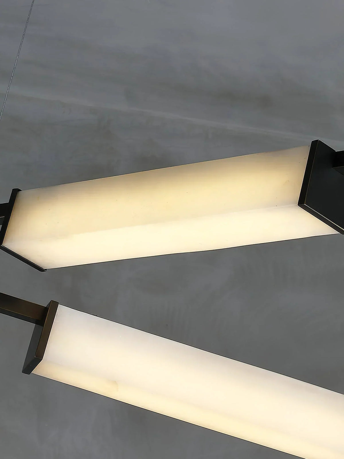 Resident Alabaster Modern Black Chandelier – Alabaster detail 10