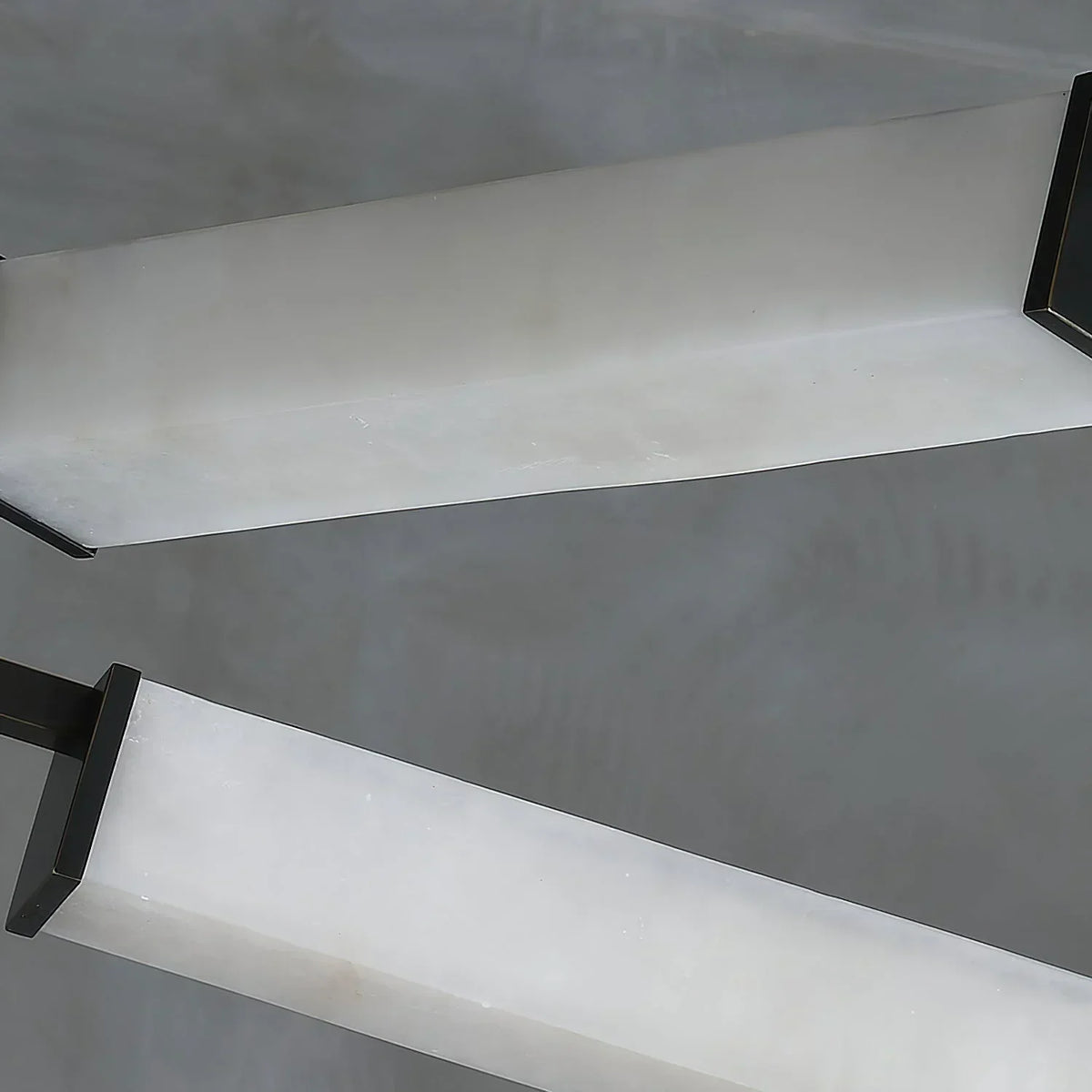 Resident Alabaster Modern Black Chandelier – Alabaster detail 11