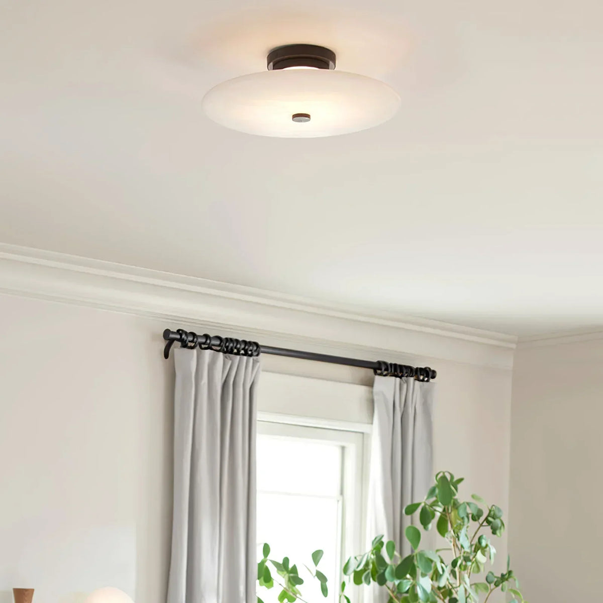 Round Ankeny Alabaster Ceiling Lamp – Alabaster detail 2