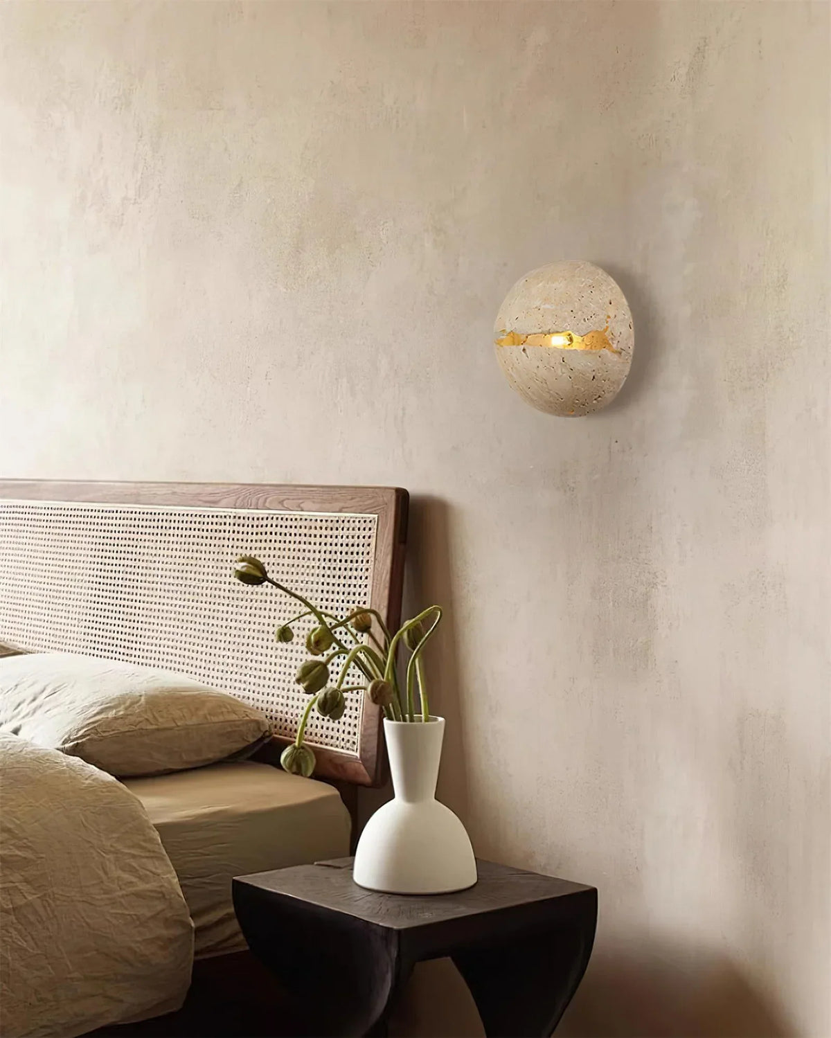 Round Crackle Travertine Wall Lamp – Travertine detail 7