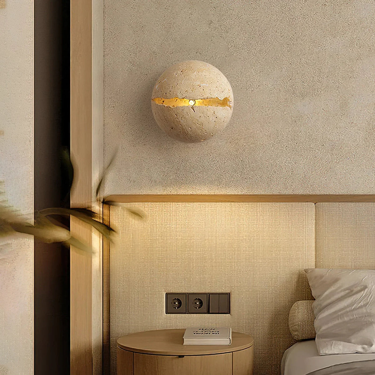 Round Crackle Travertine Wall Lamp – Travertine detail 2