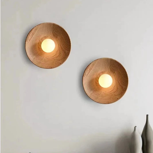 Round Wood G9 Bulb Wall Lamp