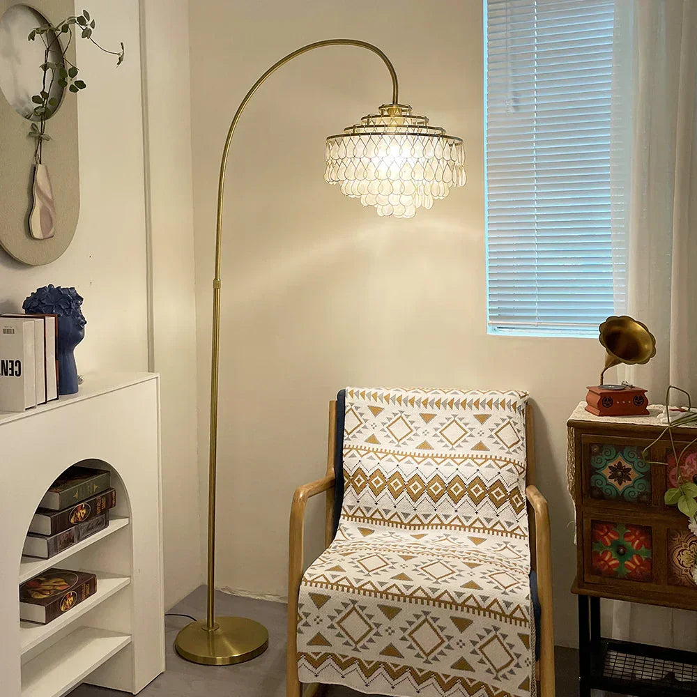 Shell Teardrops Arc Copper Floor Lamp – Copper detail 2