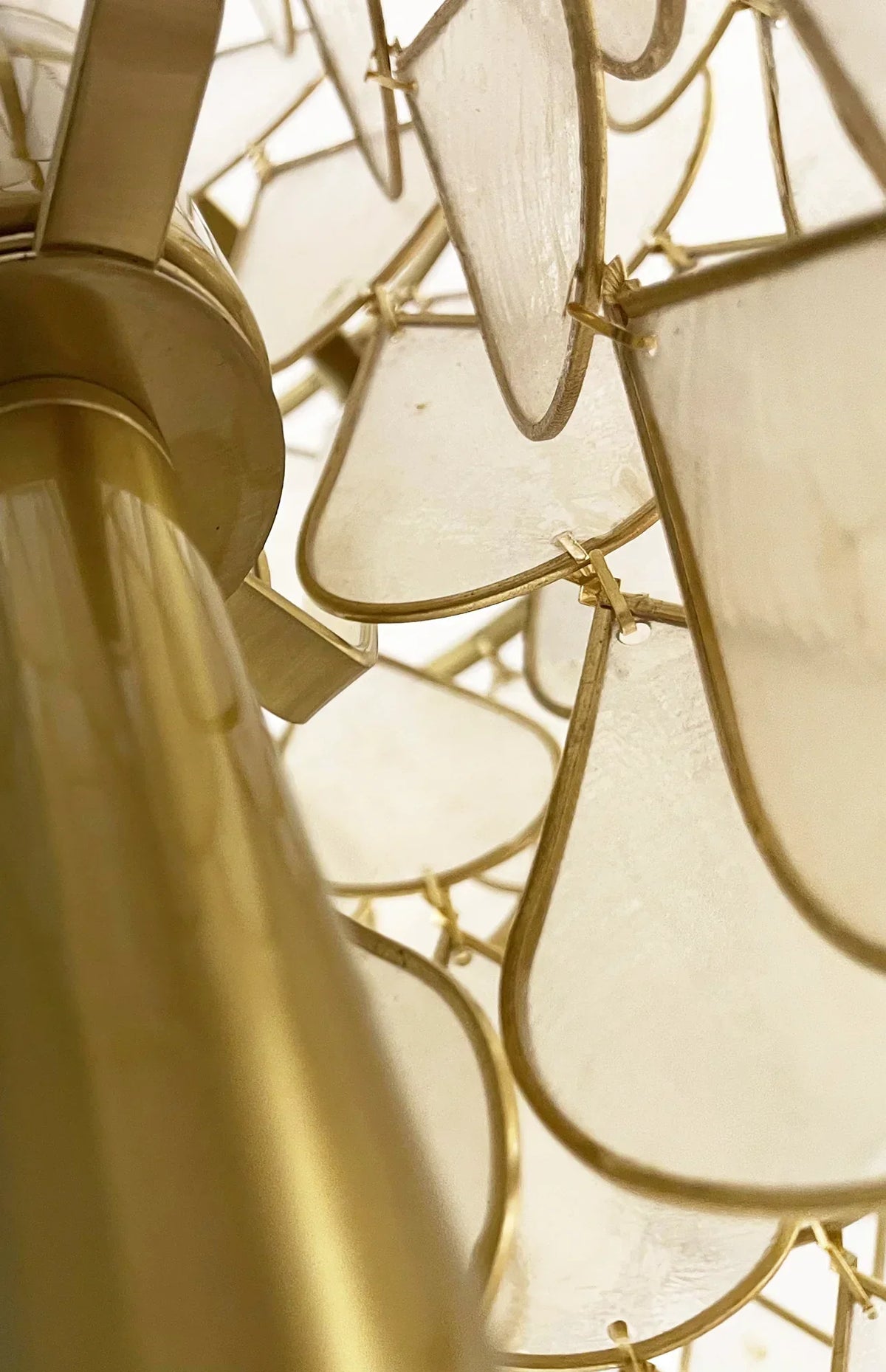 Shell Teardrops Arc Copper Floor Lamp – Copper detail 19