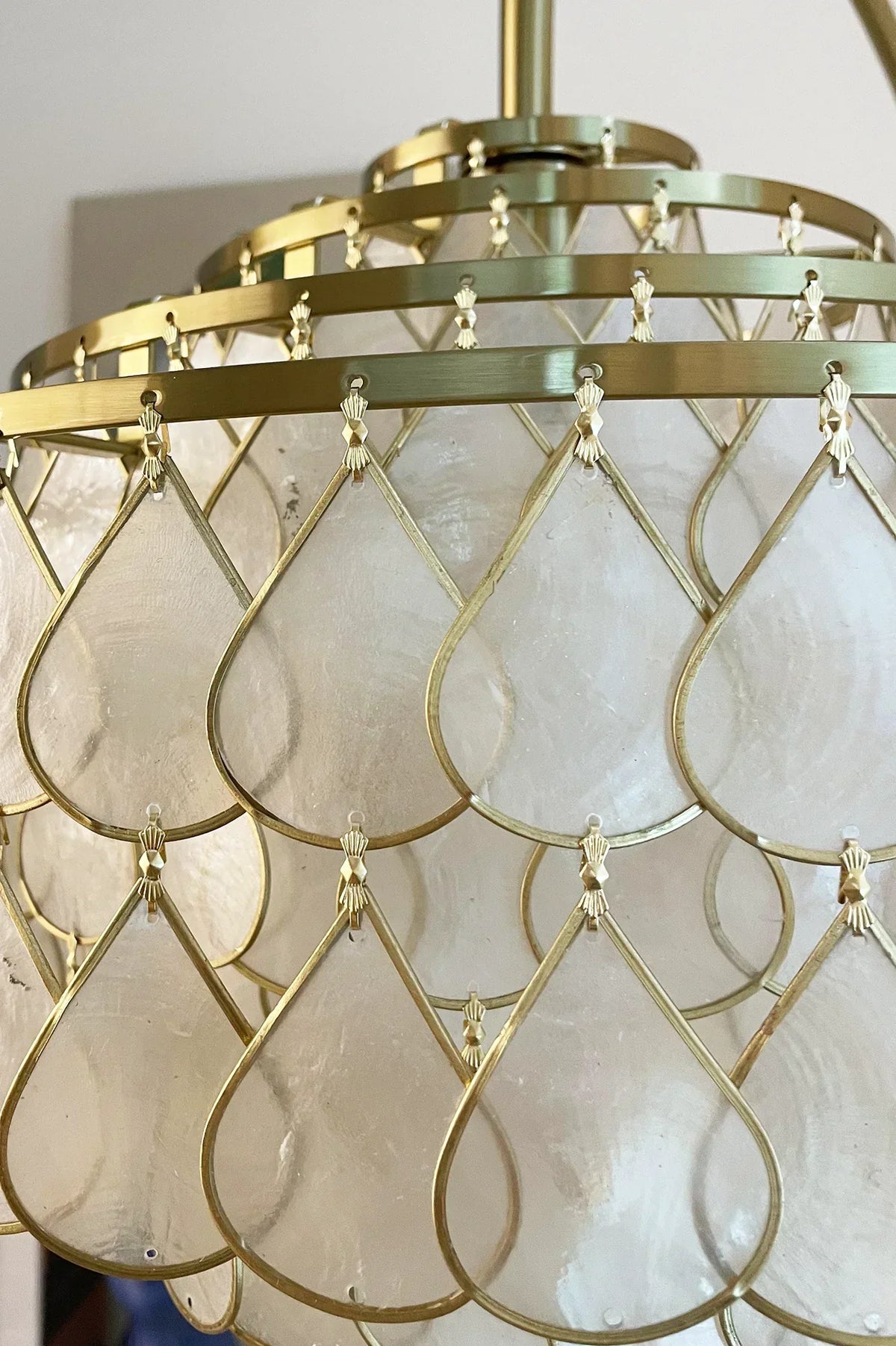 Shell Teardrops Arc Copper Floor Lamp – Copper detail 14