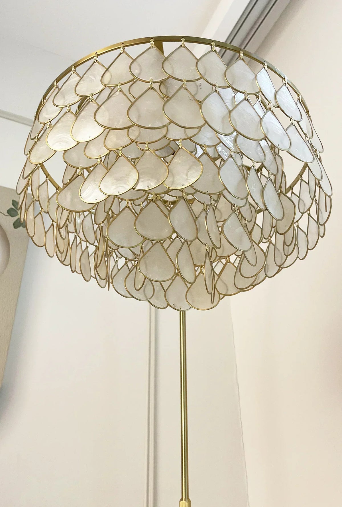 Shell Teardrops Arc Copper Floor Lamp – Copper detail 18