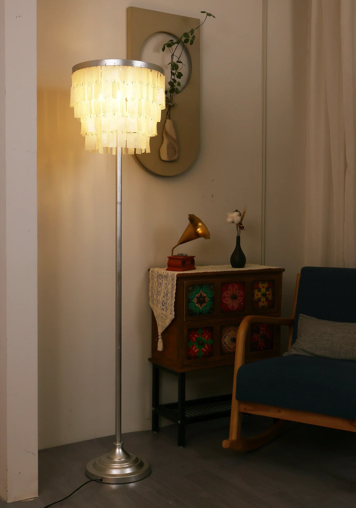 Skye Tiered Iron Floor Lamp – Iron detail 4