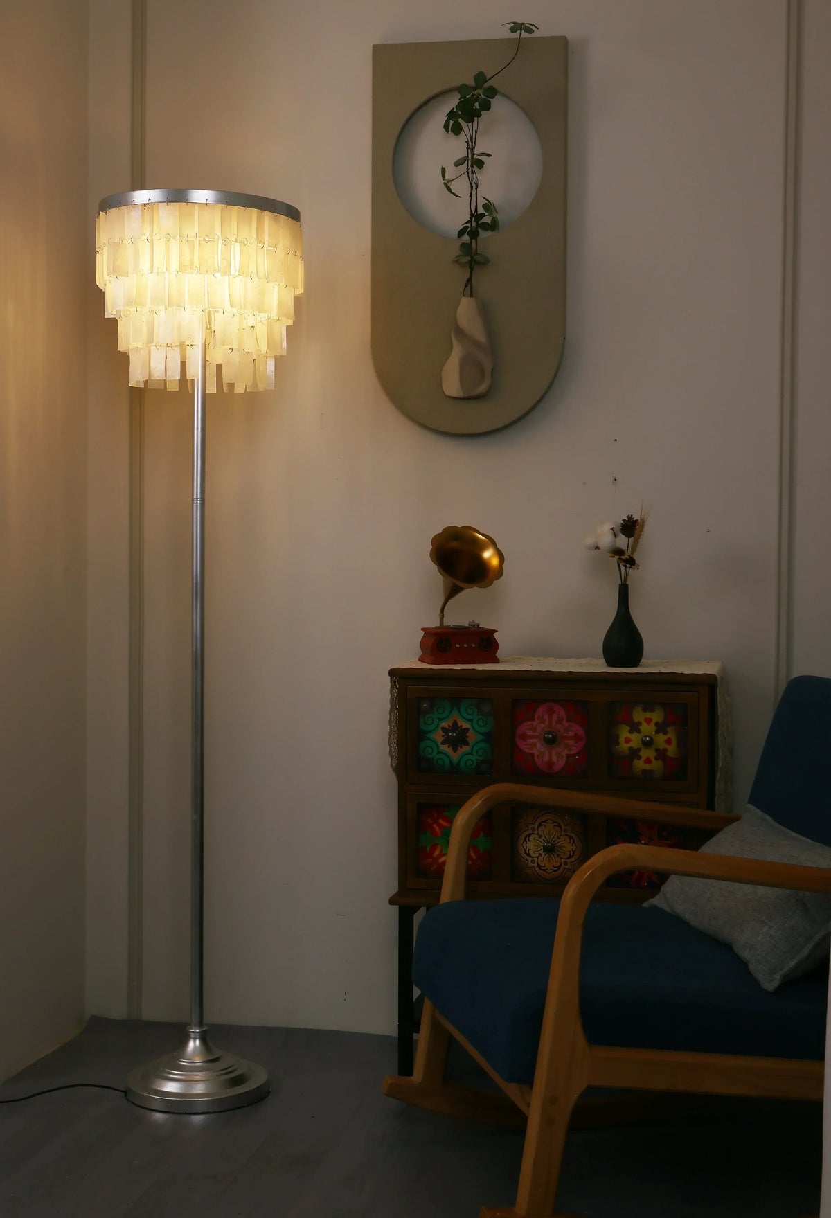 Skye Tiered Iron Floor Lamp – Iron detail 7