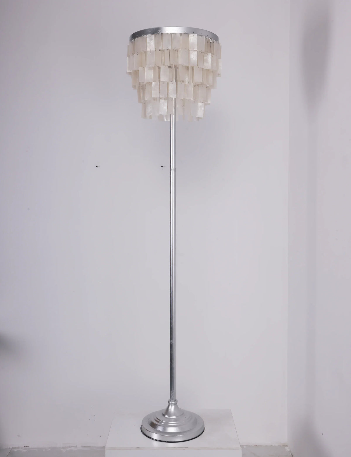 Skye Tiered Iron Floor Lamp – Iron detail 20