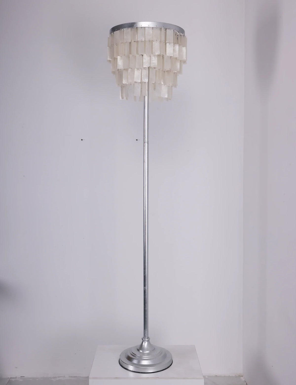 Skye Tiered Iron Floor Lamp – Iron detail 21