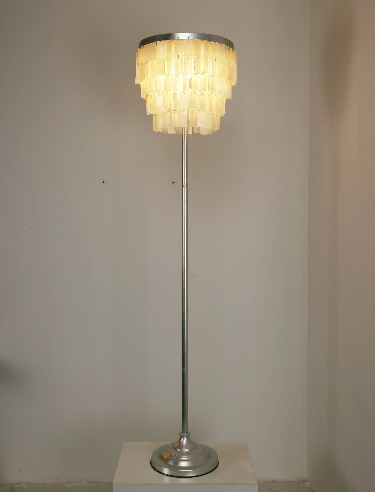 Skye Tiered Iron Floor Lamp – Iron detail 19