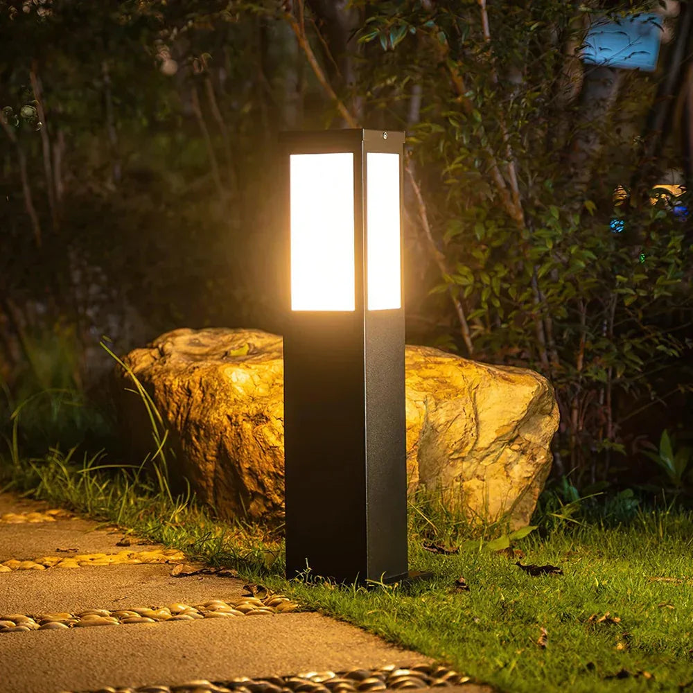 Square Modern Bollard Outdoor Iron Light – Iron detail 2