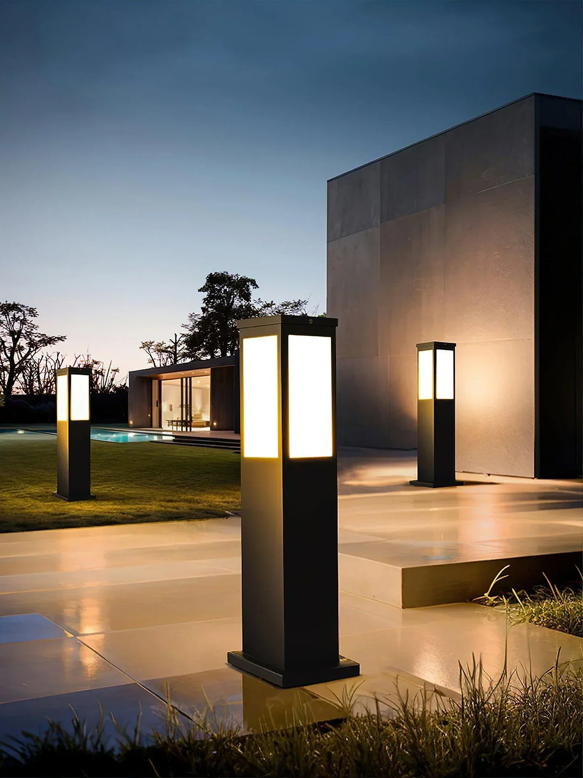 Square Modern Bollard Outdoor Iron Light – Iron detail 5