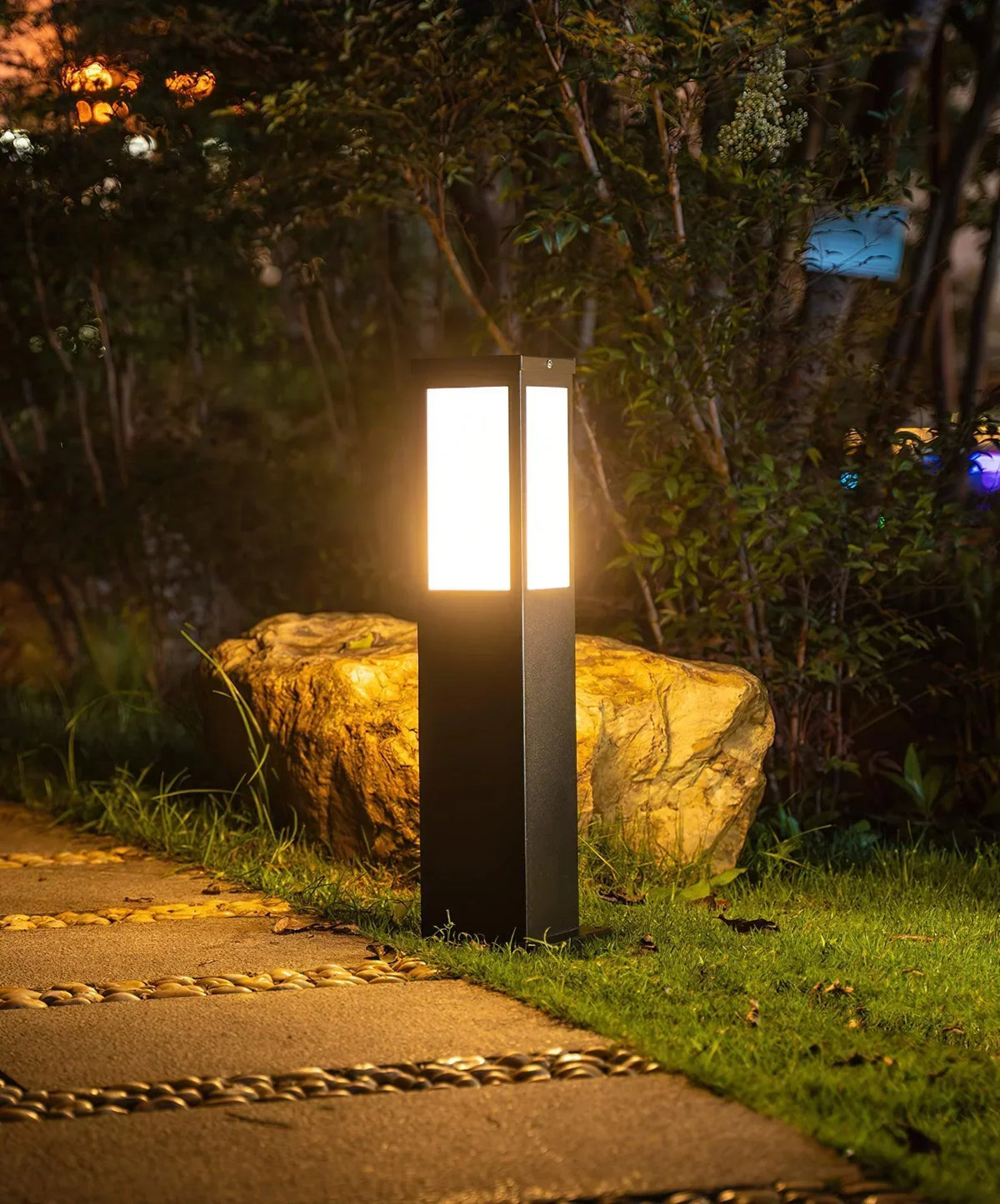 Square Modern Bollard Outdoor Iron Light – Iron detail 11